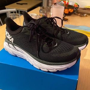 Hoka Clifton 7 Wide